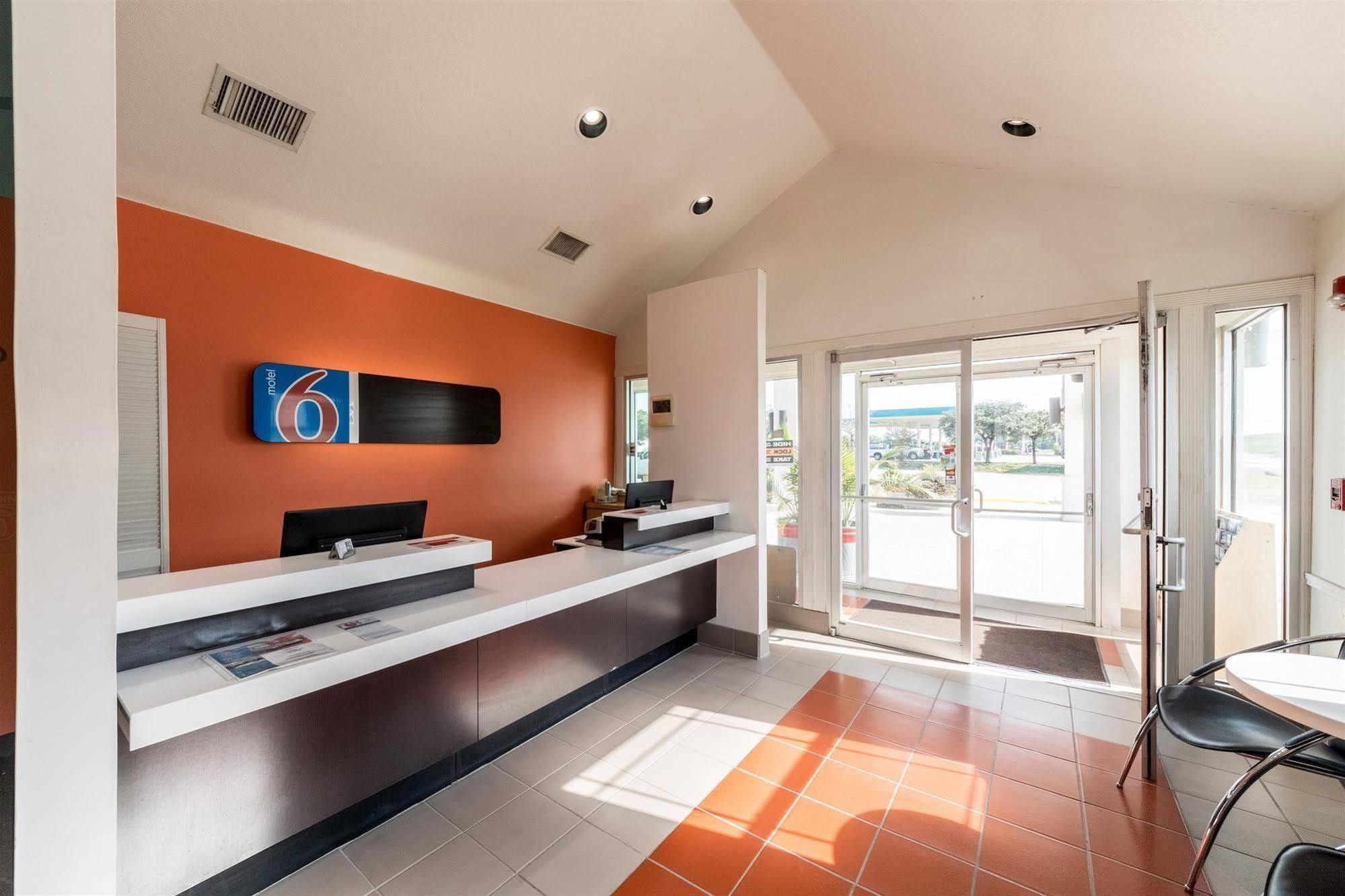 Motel 6 Seguin Tx Exterior foto